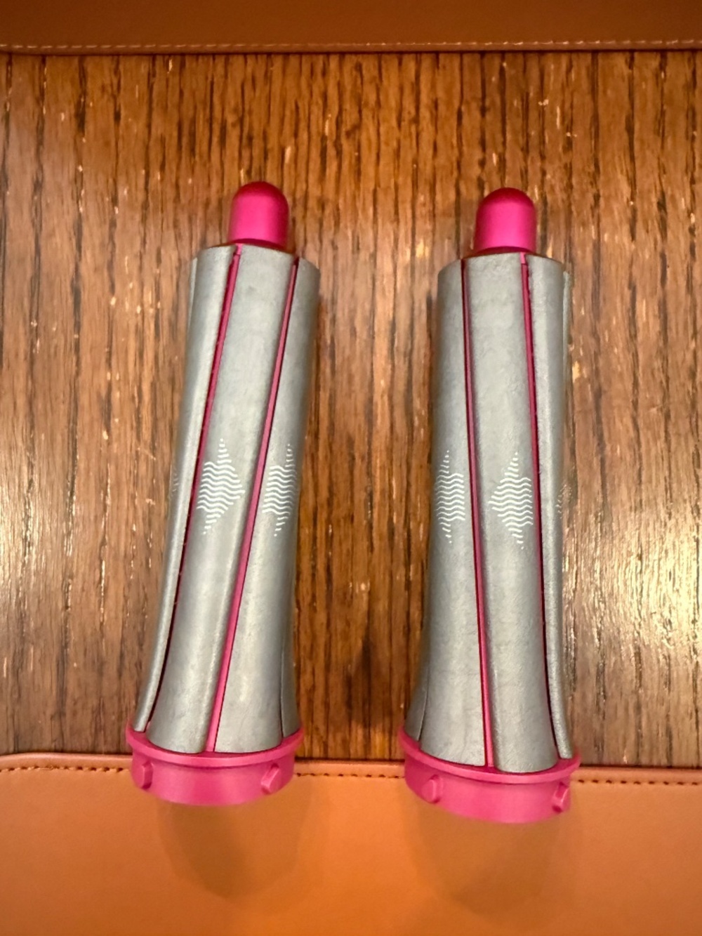 Dyson Airwrap Multi Styler Bundle in Fuschia/Nickel with case - Picture 8 of 14